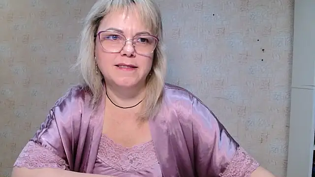 Snapshot of sweetsunset11 chatting on 01-12-26, 03:56 sweetsunset11 online show from 01-12-26, 03:56