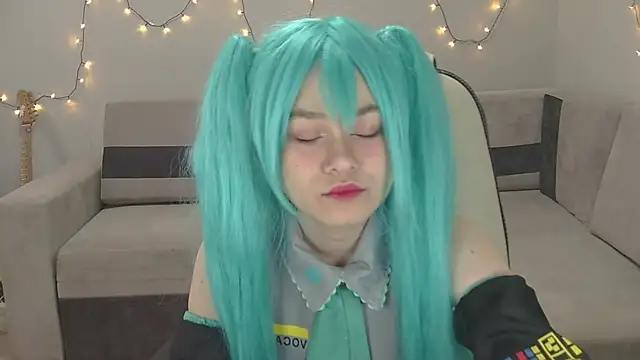 Snapshot of yuno_nya chatting on 12-17-24, 11:17 yuno nya online show from 12-17-24, 11:17