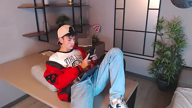 MattiDeLuca online show from 12-17-24, 11:28