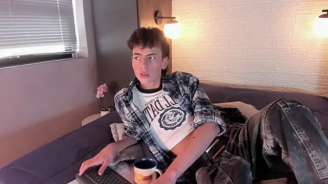 MattiDeLuca online show from 12-23-24, 05:43