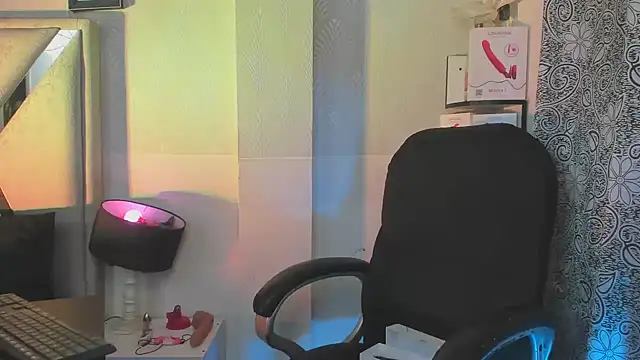 natacha  black  online show from 02-19-25, 12:46