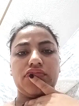 Naomy veracruz  online show from 11-30-25, 10:41