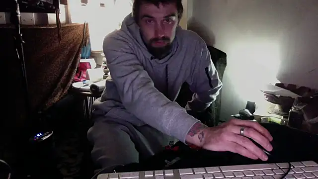 Snapshot of Fuckboy4public chatting on 12-15-24, 11:23 Fuckboy4public online show from 12-15-24, 11:23