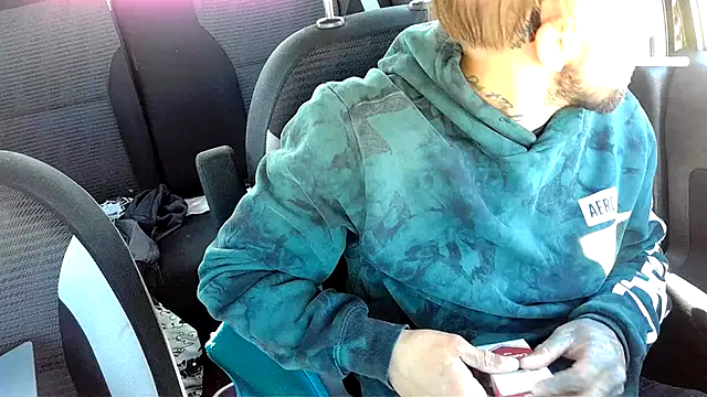 Snapshot of Fuckboy4public chatting on 10-05-25, 07:23 Fuckboy4public online show from 10-05-25, 07:23