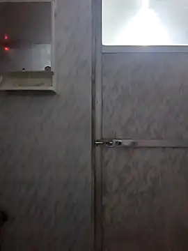 Snapshot of surabhi09 chatting on 12-21-25, 01:13 surabhi09 online show from 12-21-25, 01:13