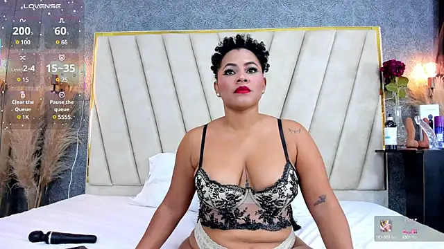 Snapshot of Madison-Diaz chatting on 02-06-25, 02:04 Madison-Diaz online show from 02-06-25, 02:04