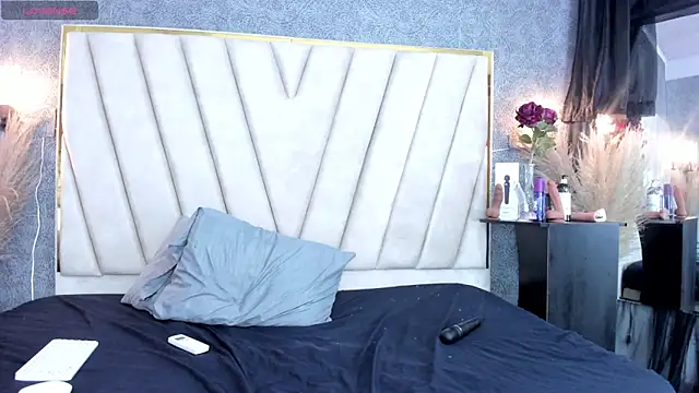 Snapshot of Madison-Diaz chatting on 02-14-25, 12:25 Madison-Diaz online show from 02-14-25, 12:25