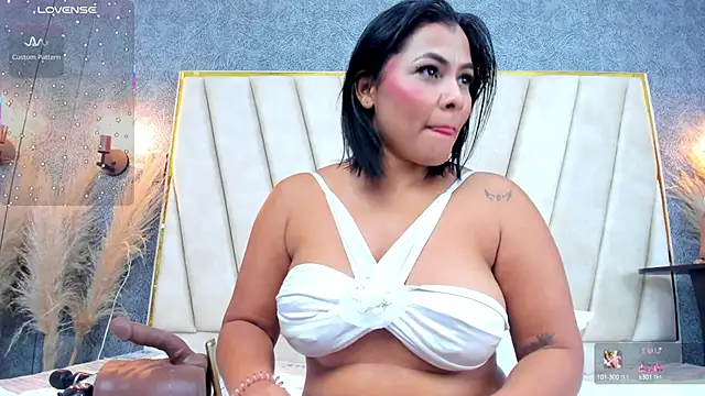 Snapshot of Madison-Diaz chatting on 02-21-25, 03:43 Madison-Diaz online show from 02-21-25, 03:43