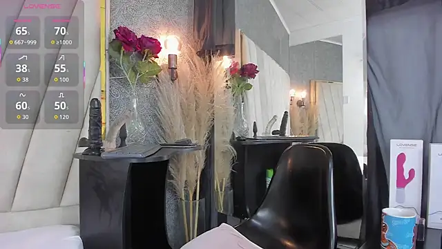 Snapshot of Madison-Diaz chatting on 09-26-25, 01:37 Madison-Diaz online show from 09-26-25, 01:37