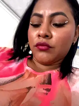 Snapshot of Madison-Diaz chatting on 10-07-25, 04:15 Madison-Diaz online show from 10-07-25, 04:15