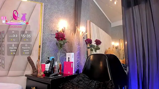 Snapshot of Madison-Diaz chatting on 12-05-25, 01:42 Madison-Diaz online show from 12-05-25, 01:42