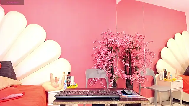 Zoey Donovan online show from 03-12-25, 10:39