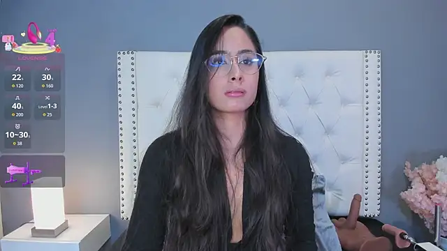Julia Martinez  online show from 09-22-25, 11:34