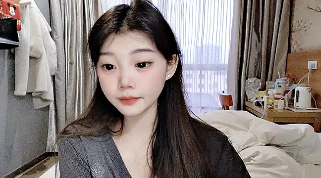 Snapshot of yangyang-1115 chatting on 02-08-25, 10:18 yangyang-1115 online show from 02-08-25, 10:18