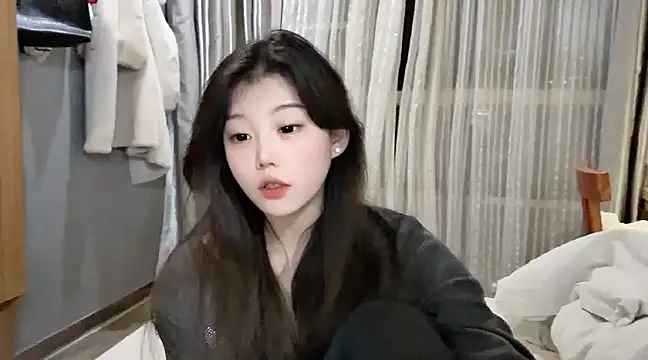 Snapshot of yangyang-1115 chatting on 02-08-25, 02:16 yangyang-1115 online show from 02-08-25, 02:16