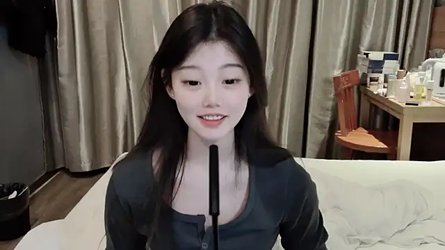 Snapshot of yangyang-1115 chatting on 02-19-25, 01:06 yangyang-1115 online show from 02-19-25, 01:06