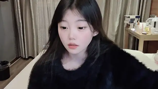 Snapshot of yangyang-1115 chatting on 02-22-25, 12:51 yangyang-1115 online show from 02-22-25, 12:51