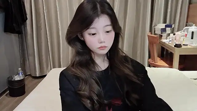 Snapshot of yangyang-1115 chatting on 02-25-25, 03:27 yangyang-1115 online show from 02-25-25, 03:27