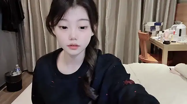 Snapshot of yangyang-1115 chatting on 02-26-25, 08:15 yangyang-1115 online show from 02-26-25, 08:15