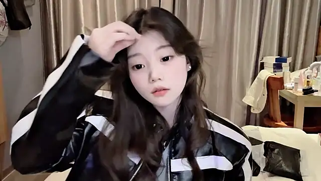 Snapshot of yangyang-1115 chatting on 02-28-25, 09:47 yangyang-1115 online show from 02-28-25, 09:47