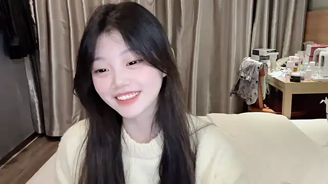 Snapshot of yangyang-1115 chatting on 03-02-25, 02:10 yangyang-1115 online show from 03-02-25, 02:10