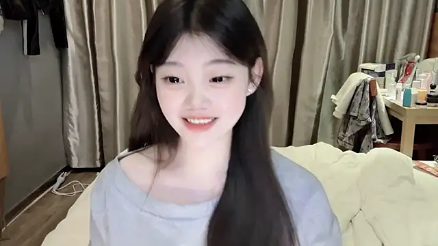 Snapshot of yangyang-1115 chatting on 03-10-25, 12:04 yangyang-1115 online show from 03-10-25, 12:04