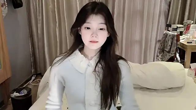 Snapshot of yangyang-1115 chatting on 03-12-25, 10:05 yangyang-1115 online show from 03-12-25, 10:05