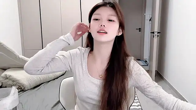 Snapshot of yangyang-1115 chatting on 10-07-25, 05:04 yangyang-1115 online show from 10-07-25, 05:04