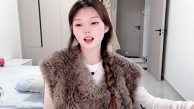 Snapshot of yangyang-1115 chatting on 10-29-25, 04:09 yangyang-1115 online show from 10-29-25, 04:09