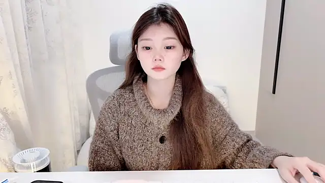 Snapshot of yangyang-1115 chatting on 11-11-25, 05:07 yangyang-1115 online show from 11-11-25, 05:07