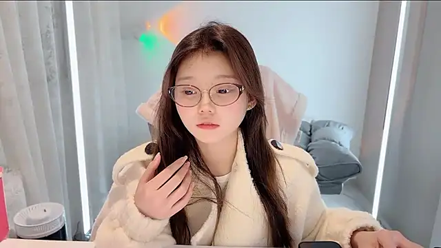 Snapshot of yangyang-1115 chatting on 11-29-25, 04:59 yangyang-1115 online show from 11-29-25, 04:59