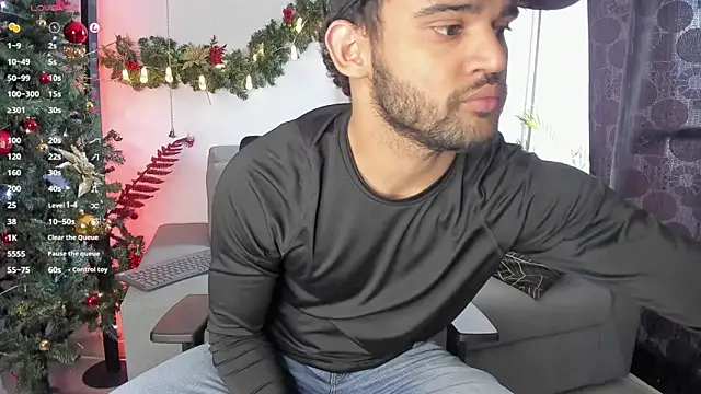 andrewChris  online show from 12-10-24, 05:44