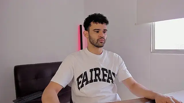 andrewChris  online show from 09-25-25, 03:16