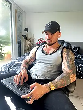 Snapshot of DimitriSullivan_ chatting on 01-16-26, 01:48 DimitriSullivan online show from 01-16-26, 01:48