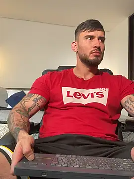 Snapshot of DimitriSullivan_ chatting on 02-13-26, 01:18 DimitriSullivan online show from 02-13-26, 01:18