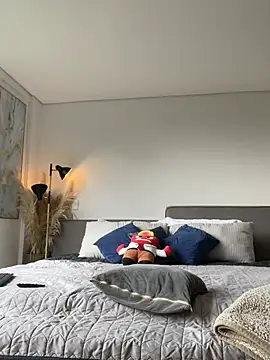 Snapshot of DimitriSullivan_ chatting on 02-17-26, 01:18 DimitriSullivan online show from 02-17-26, 01:18