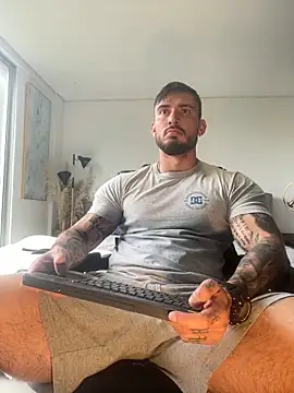 Snapshot of DimitriSullivan_ chatting on 02-20-26, 01:11 DimitriSullivan online show from 02-20-26, 01:11