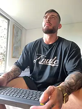 Snapshot of DimitriSullivan_ chatting on 02-25-26, 03:43 DimitriSullivan online show from 02-25-26, 03:43