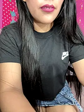 Snapshot of Velyn_18 chatting on 12-02-25, 05:41 Velyn 18 online show from 12-02-25, 05:41