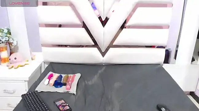 alaha evans online show from 03-18-25, 03:42