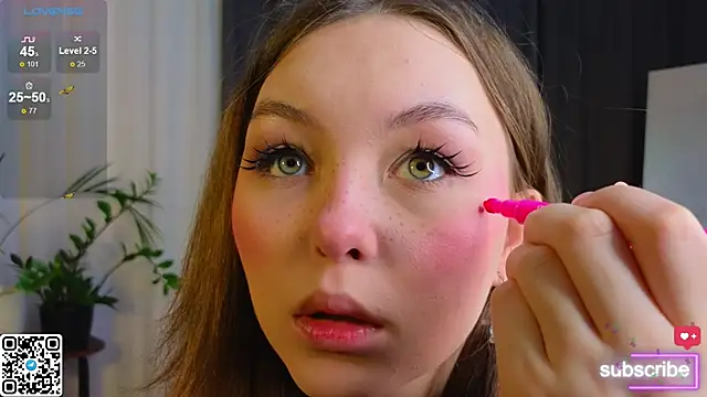 Snapshot of GwendolynFinch chatting on 03-02-25, 01:04 GwendolynFinch online show from 03-02-25, 01:04