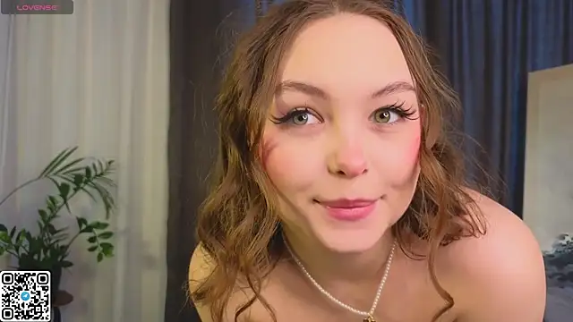 Snapshot of GwendolynFinch chatting on 03-06-25, 07:36 GwendolynFinch online show from 03-06-25, 07:36