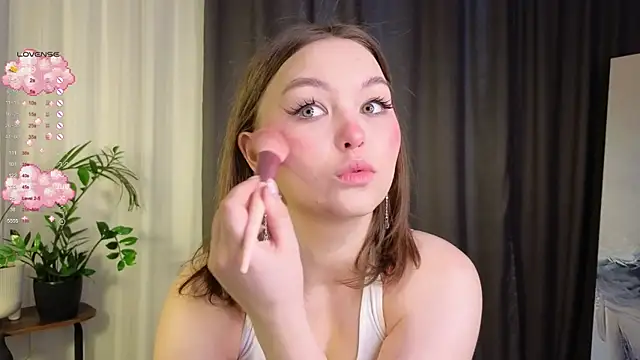 Snapshot of GwendolynFinch chatting on 03-12-25, 01:03 GwendolynFinch online show from 03-12-25, 01:03