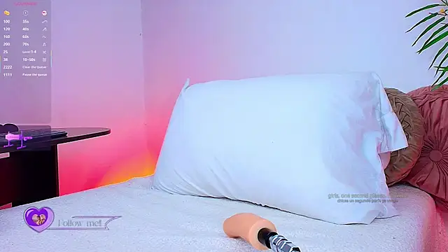 Snapshot of Kinky__Karo chatting on 01-11-26, 01:54 Kinky Karo online show from 01-11-26, 01:54