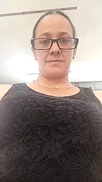 nicolle milf1978 online show from 10-06-25, 10:40