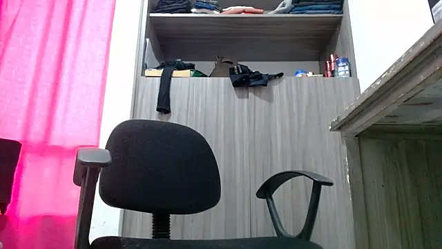 Snapshot of nicolle_milf1978 chatting on 02-16-26, 12:01 nicolle milf1978 online show from 02-16-26, 12:01