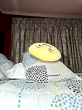 Snapshot of Wildblack22 chatting on 10-15-25, 08:42 Wildblack22 online show from 10-15-25, 08:42