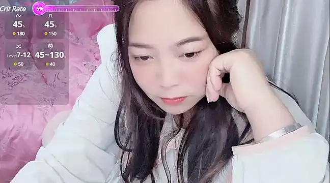 Snapshot of wuwu-w chatting on 12-10-24, 11:40 wuwu-w online show from 12-10-24, 11:40