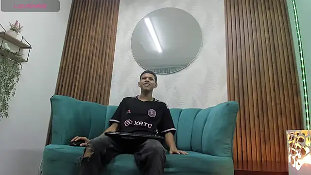 Snapshot of Jeffry_wolvess chatting on 02-18-25, 11:55 Jeffry wolvess online show from 02-18-25, 11:55