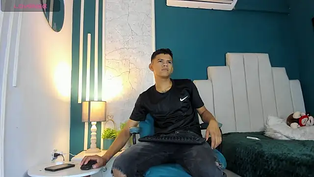 Snapshot of Jeffry_wolvess chatting on 02-27-25, 12:34 Jeffry wolvess online show from 02-27-25, 12:34